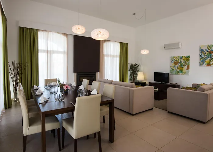 リゾート Eden & 4*